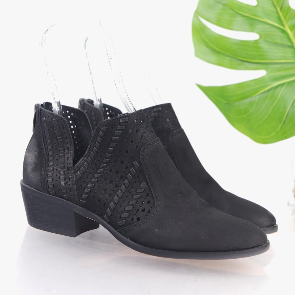 Vince Camuto Womens Prasata Boots Size 9.5 Black Leather Cutouts Low Heel Bootie